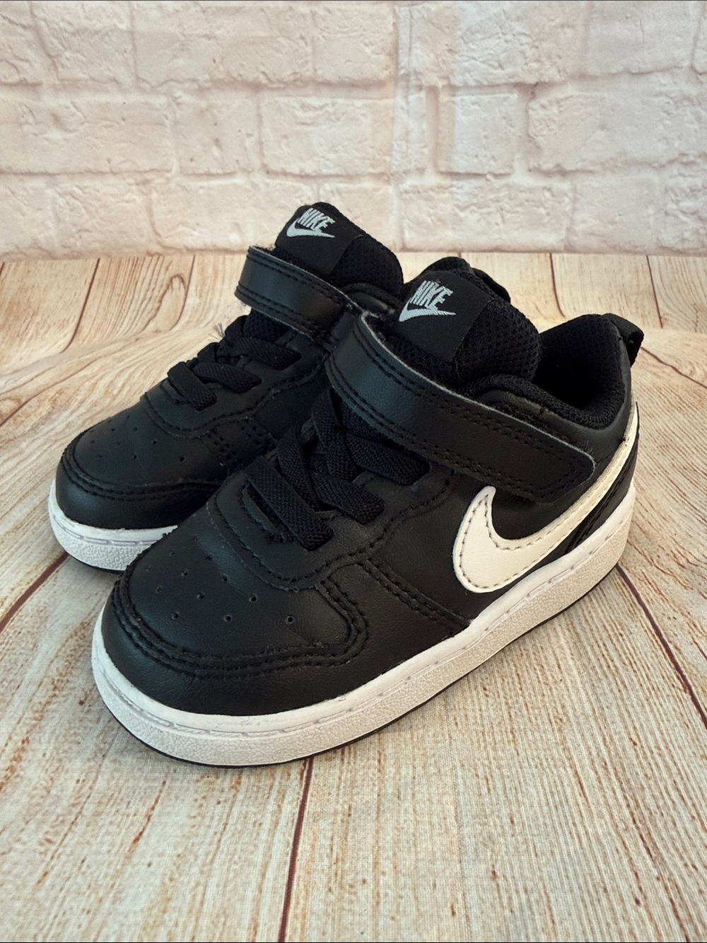 Nike Court Borough Kids Black and White Hook-and-Loop Sneakers - Size 6 Baby